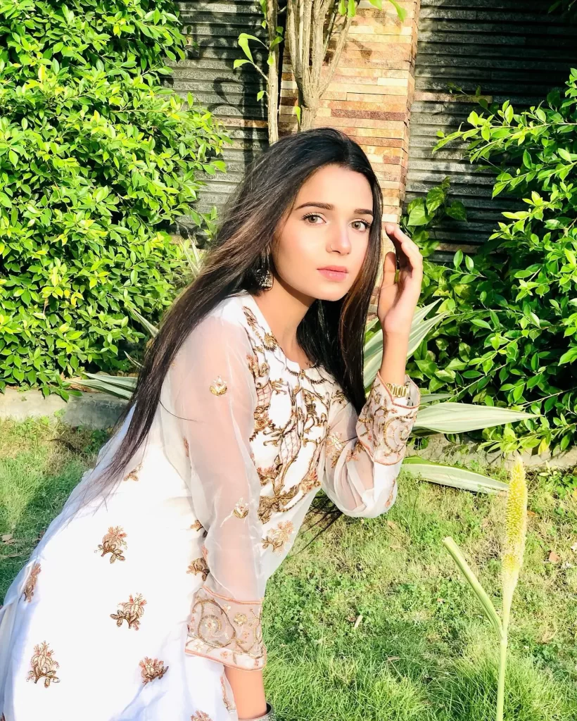 Emaan Khan - Gallery image 3