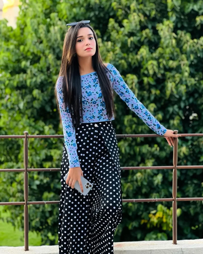 Emaan Khan - Gallery image 6