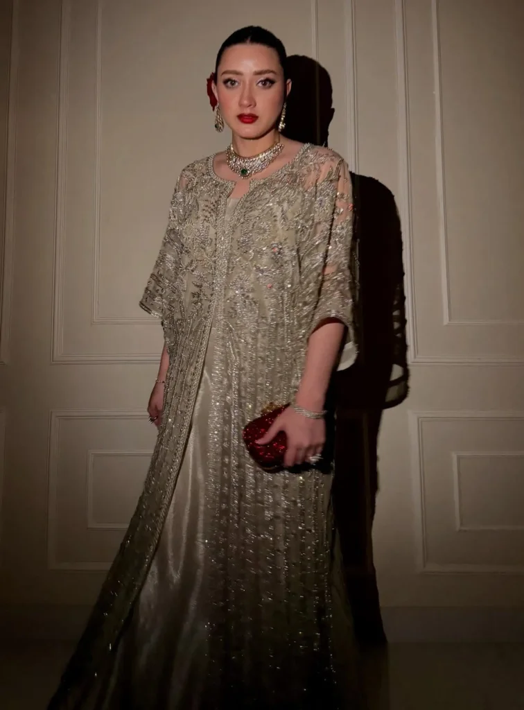 Momina Iqbal - Gallery image 1