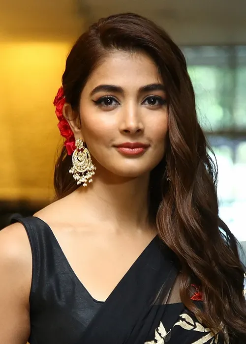 Pooja Hegde will surely hypnotize you in these black outfits