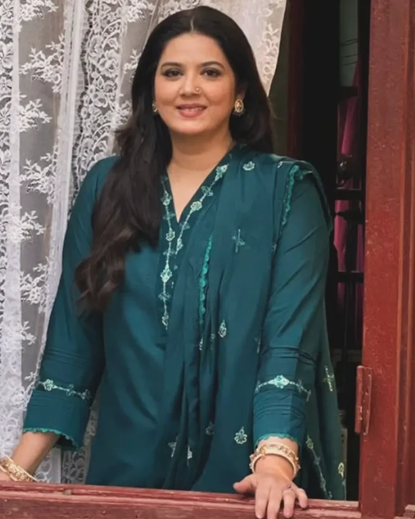 Savera Nadeem - Gallery image 1