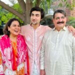 khaqan shahnawaz With Mother and Father
