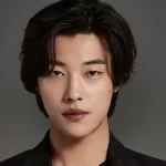 Do-Hwan as Kim Geon Woo in Bloodhounds/Hunting Dogs Kdrama 2023
