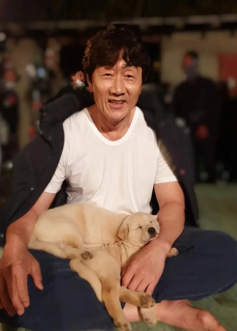 Joon-Ho as President Choi in Bloodhounds/Hunting Dogs Kdrama 2023