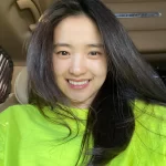 Kim Tae-Ri as Ku San Young in The Devil korean demon show Netflix