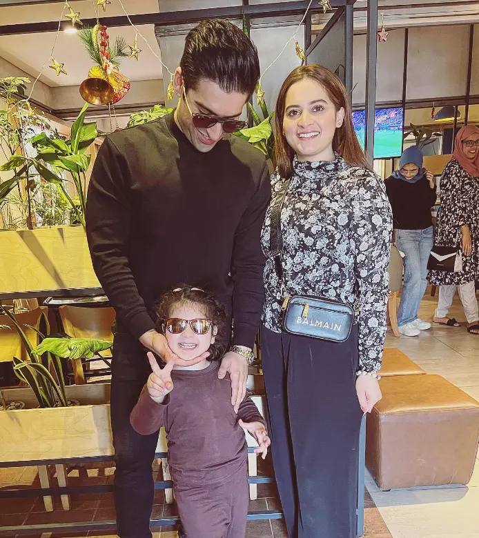 Pakistani Actor Muneeb Butt and Aiman Khan wither Daughter
