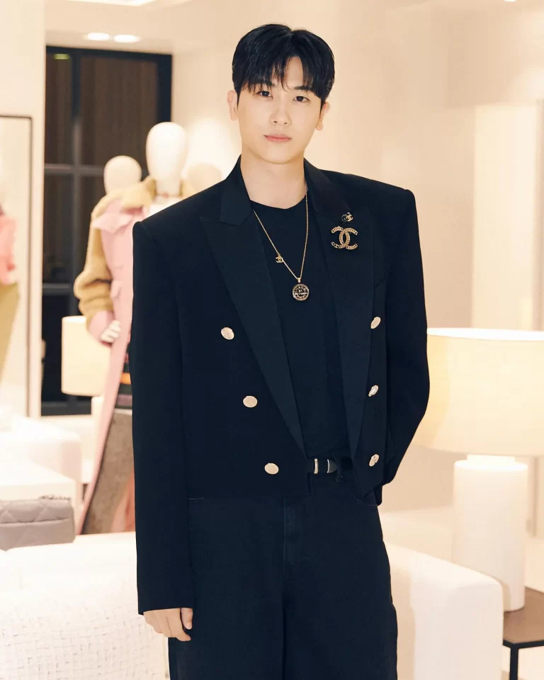 Park Hyung-Sik as Lee Hwan in Our Blooming Youth Kdrama 2023