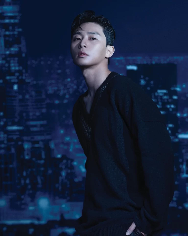Park Seo-Joon as Jang Tae Sang in gyeongseong creature season 1 Kdrama 2023