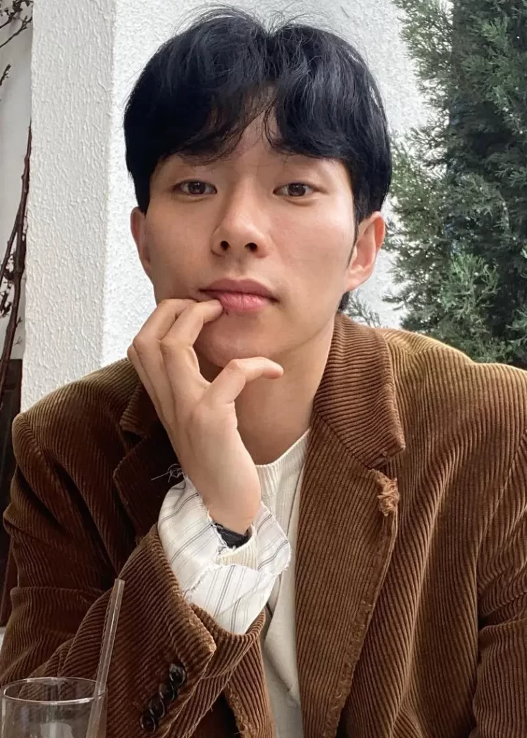 Yun Jong-Seok as Han Sung-On in Our Blooming Youth Kdrama 2023