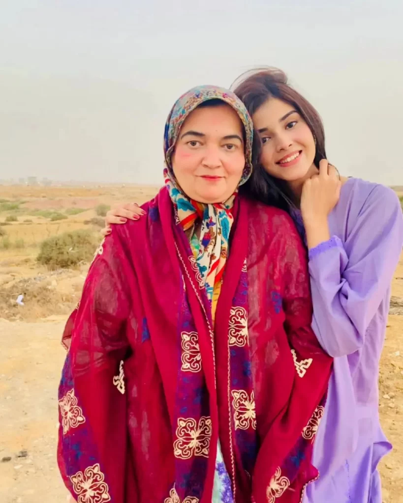 Zainab Shabbir - Gallery image 4