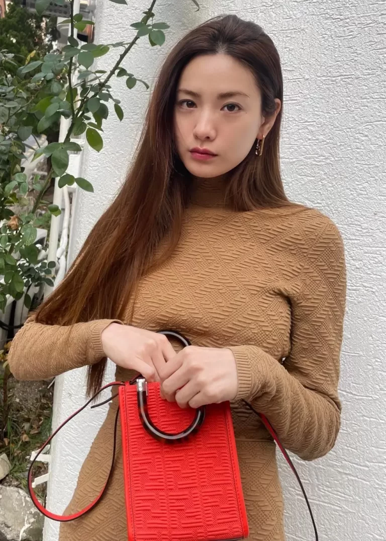 Nana as Kim Mo-mi (after surgery) in Mask Girl Kdrama 2023
