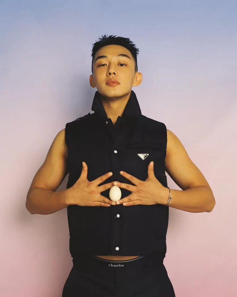 Yoo Ah-In as Jin Se-kyung in Goodbye Earth Kdrama 2023