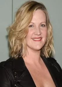 Lizzie Molyneux