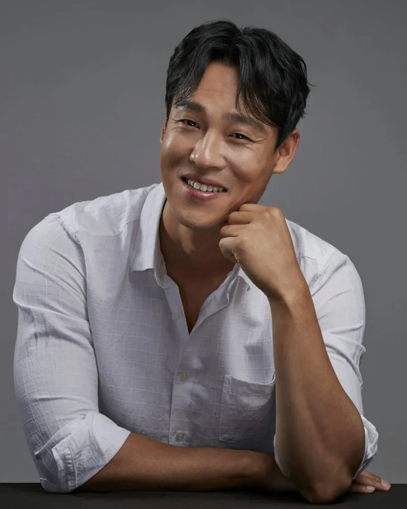 Choi Jae-Rim - Gallery image 2