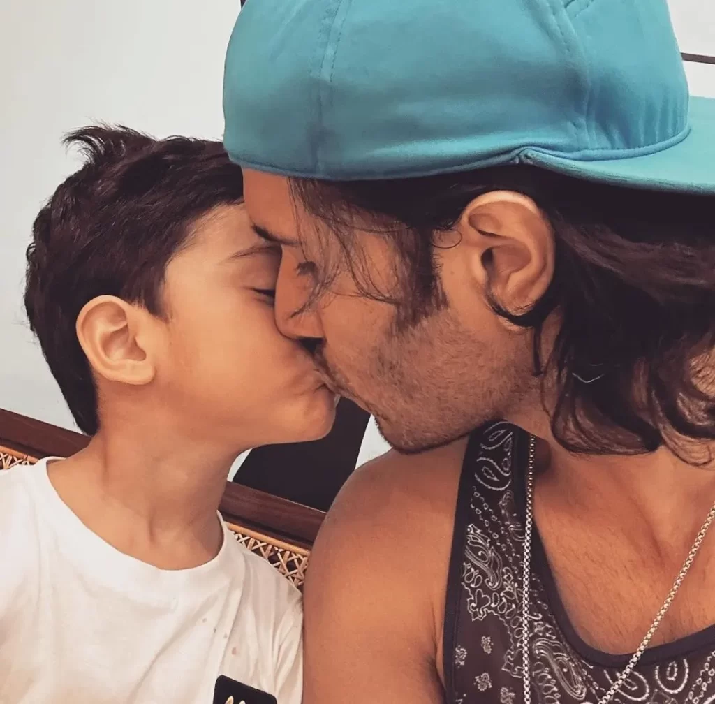 Feroze Khan share Picture With Son
