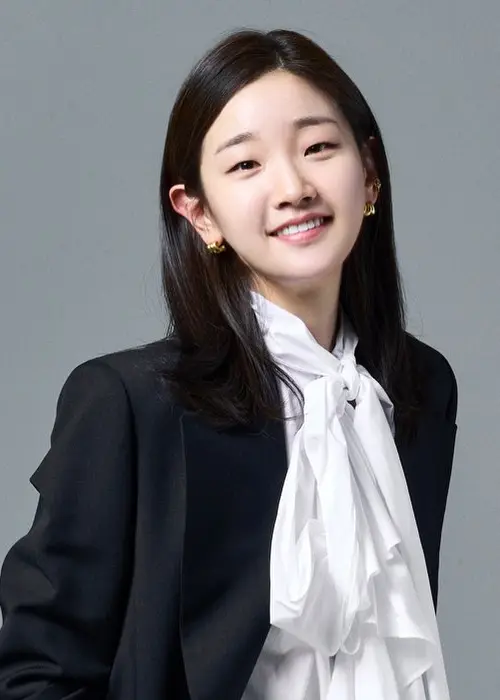 Park So-Dam: Biography, TV Shows List - WeGreen Entertainment