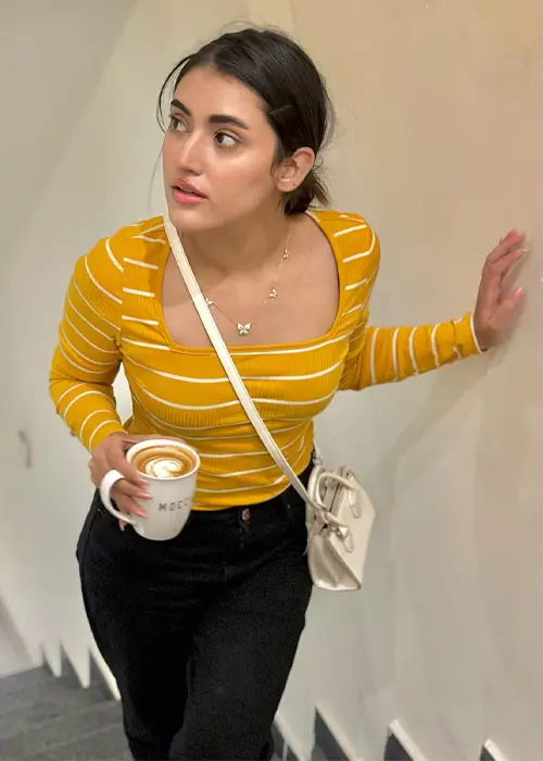 Sahar Hashmi look beautiful in Yellow dress