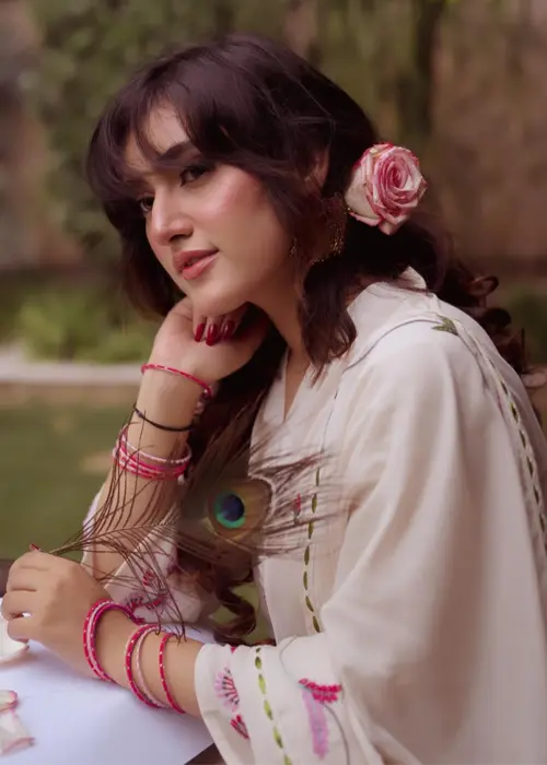 Pakistani actress Sahar Hashmi