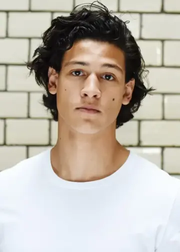 Emilio Sakraya: Biography, Movies List - WeGreen Entertainment