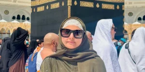 Bollywood Actress Hina Khan Performs Umrah Amid Battle with Cancer