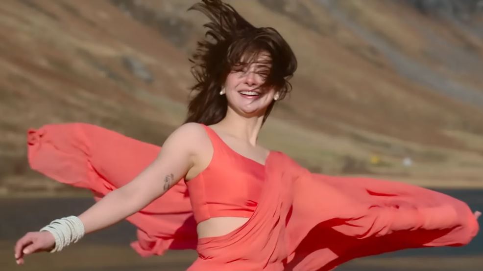 Hania Aamir Film Sardaar Ji 3 Song
