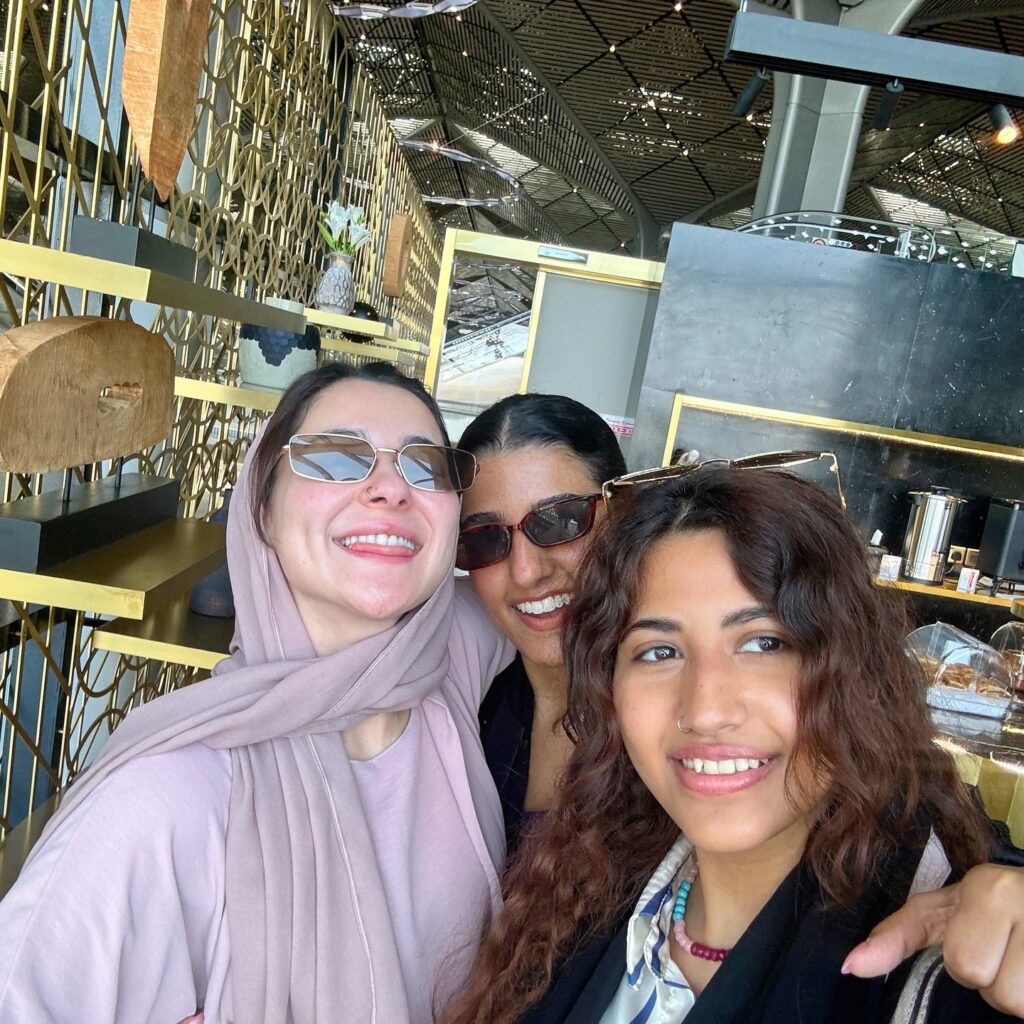 Hania Aamir Hajj Pictures