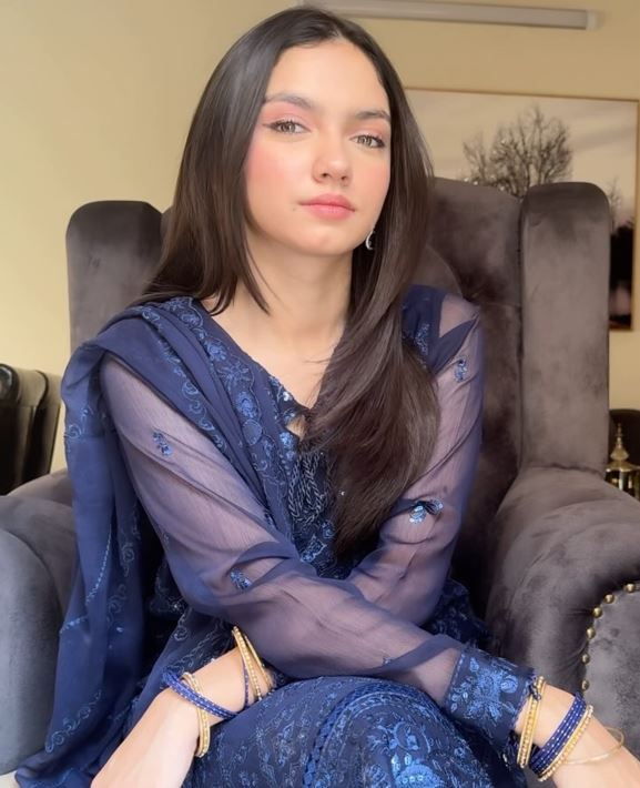 Aina Asif Age Young BBC URDU Interviews