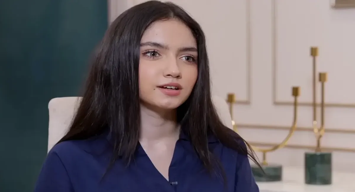 Aina Asif Young Age BBC URDU Interviews