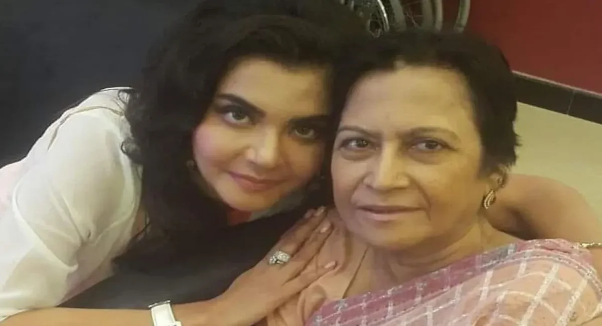 Nida Yasir Mother Picture HD