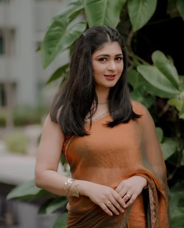 Aditi Prabhudeva In Dilmaar Indian Movie Cast