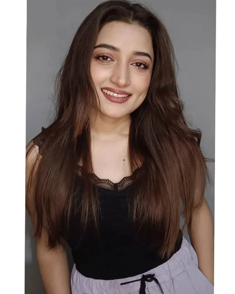 Saba Bukhari - Gallery image 2