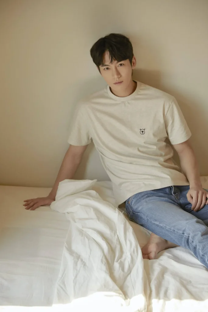 Yu Hwan - Gallery image 5